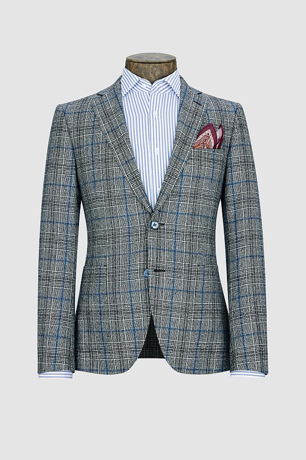 Серый пиджак в черную, белую и голубую клетку