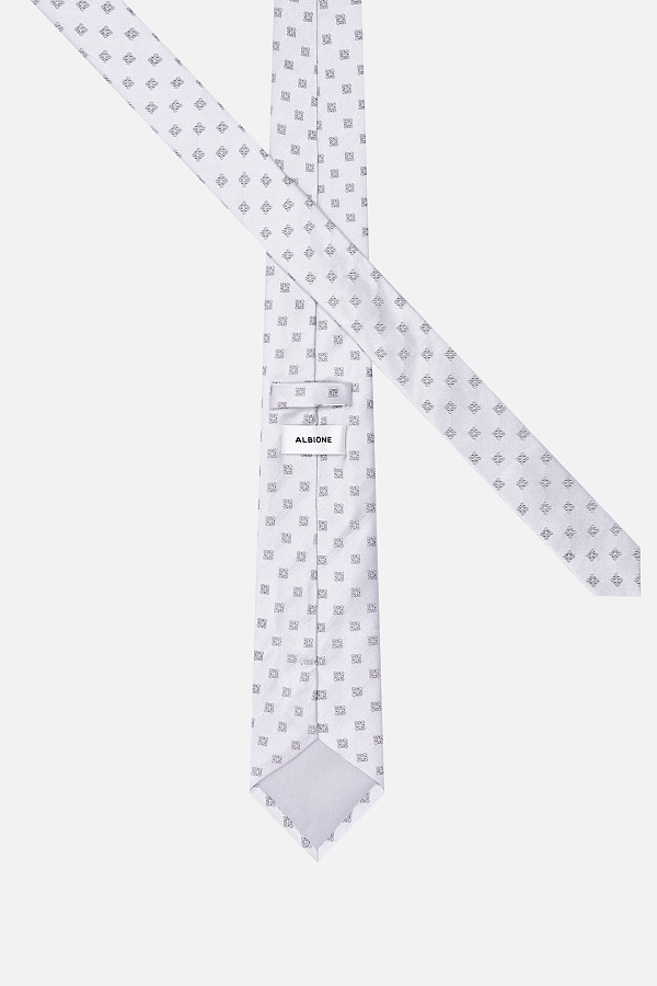 Стильный галстук белого цвета