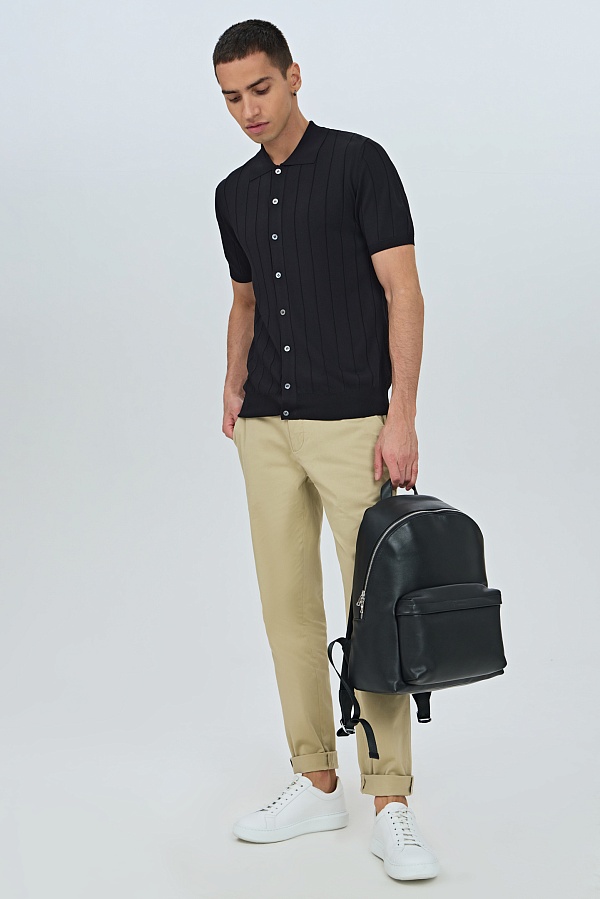 Кожаный рюкзак черного цвета