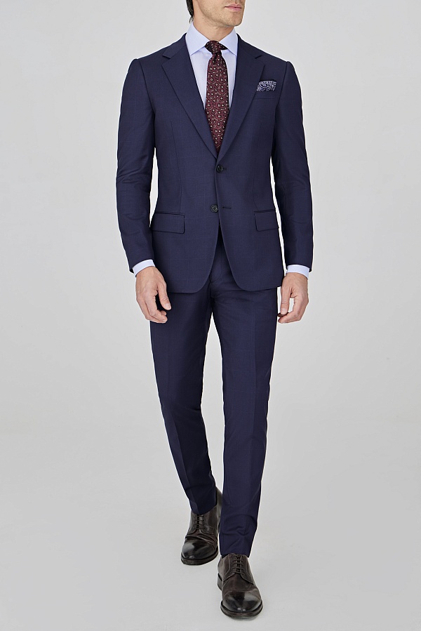 Чернильный костюм в клетку