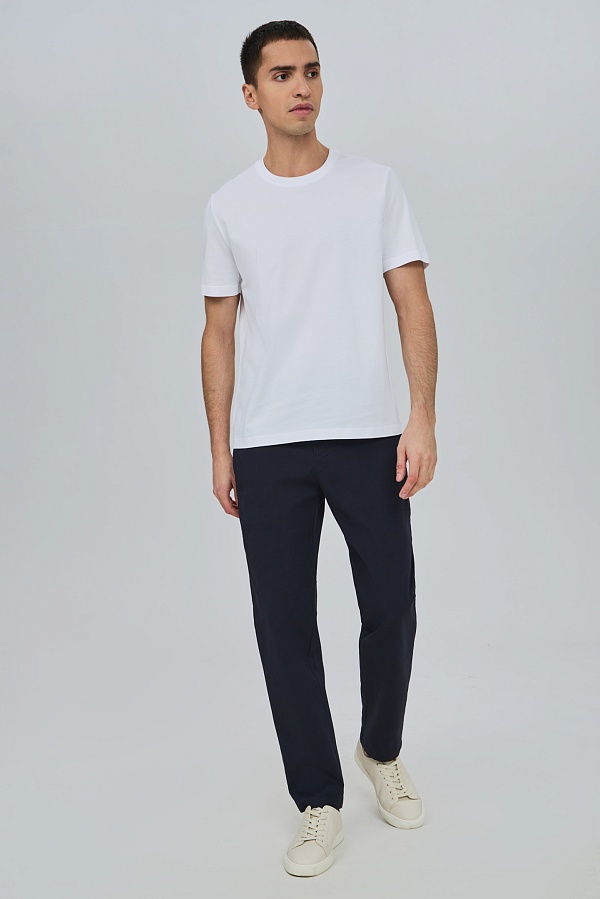 Белая футболка из хлопка