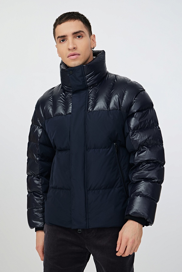Темно-синий пуховик с отстегивающимися рукавами