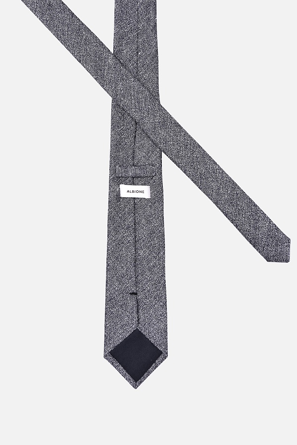 Стильный галстук серого цвета