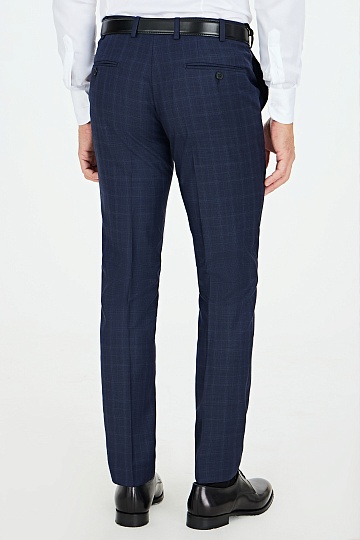 Темно-синие брюки в клетку
