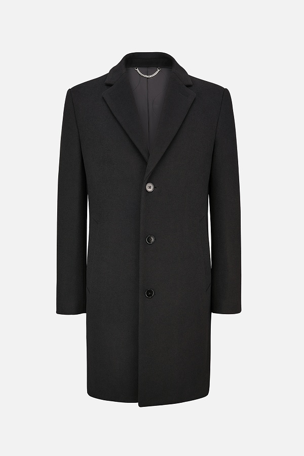 Черное пальто на трех пуговицах