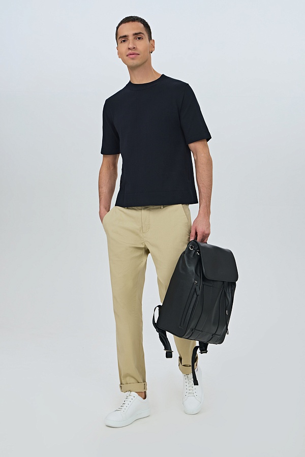 Кожаный рюкзак черного цвета