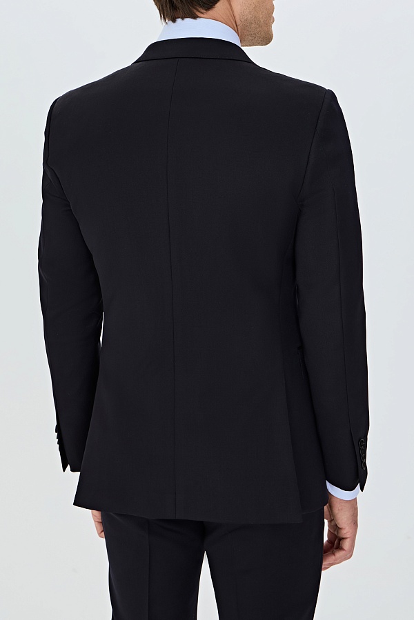 Однотонный черный костюм