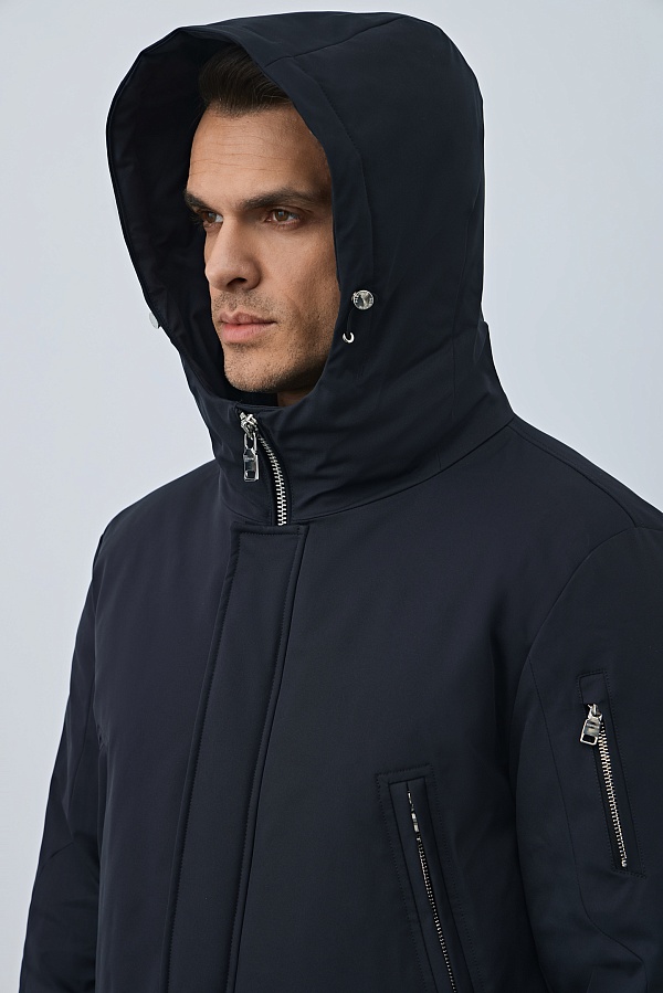 Парка черного цвета