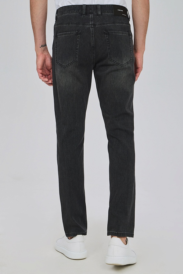 Черные джинсы