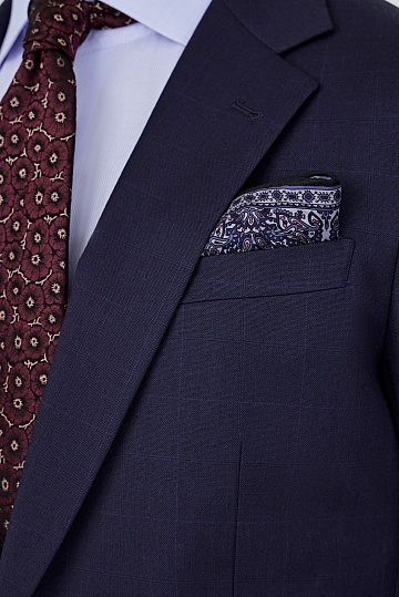 Чернильный костюм в клетку