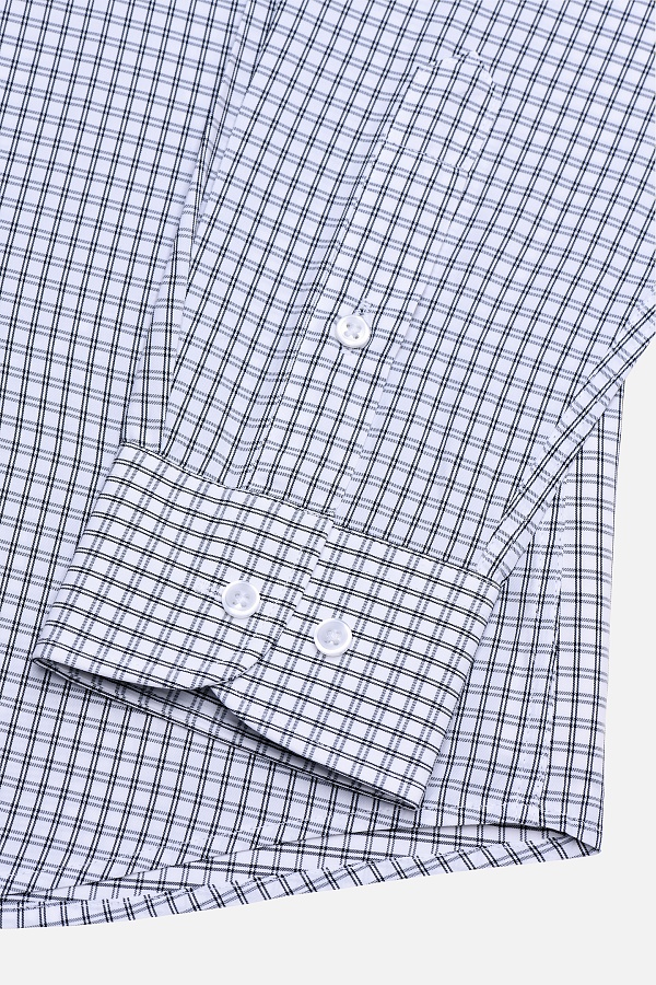 Белая рубашка в серую клетку