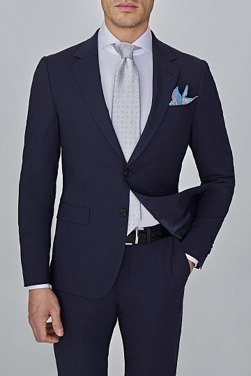 Темно-синий костюм из однотонной ткани