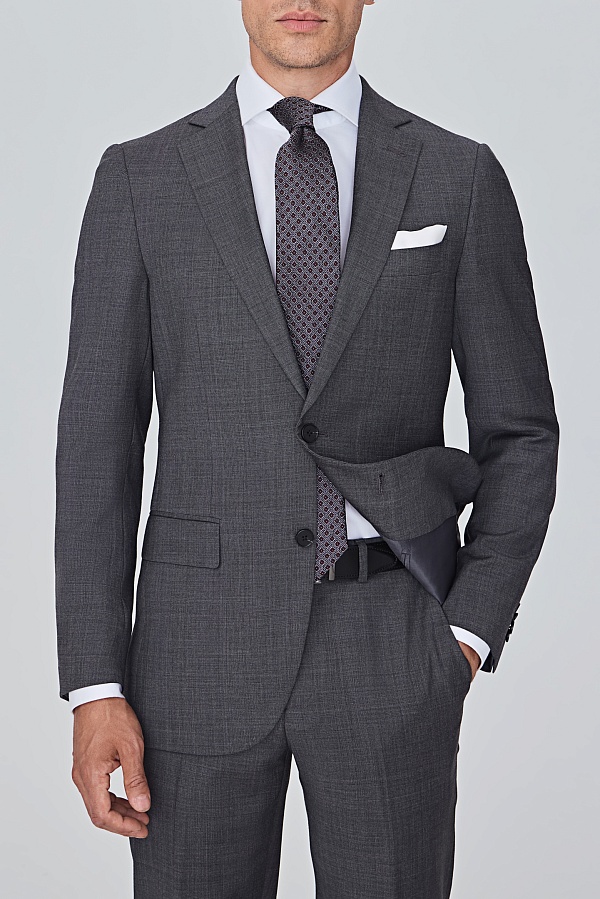 Серый пиджак в мелкую клетку