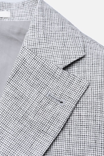 Светло-серый пиджак