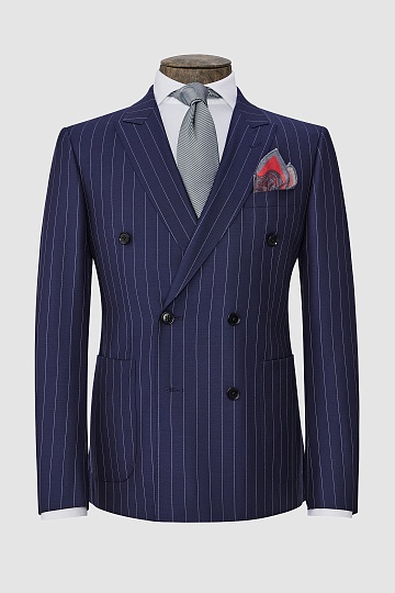 Сине-фиолетовый двубортный костюм в полоску