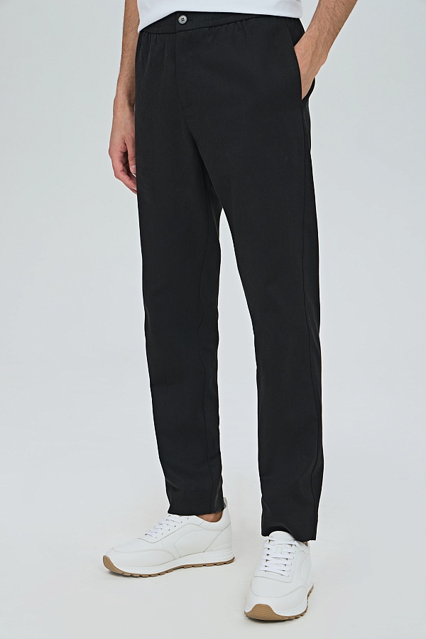 Брюки черного цвета