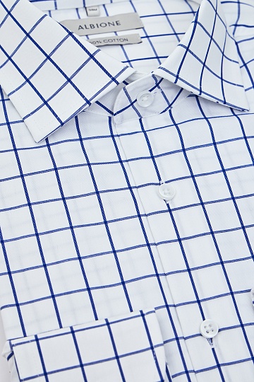 Белая сорочку в крупную клетку