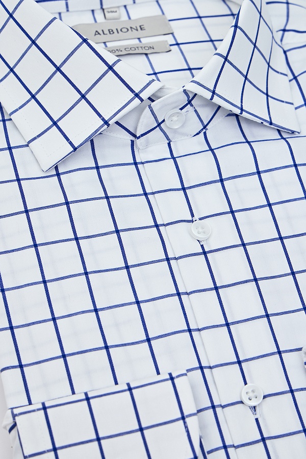 Белая сорочку в крупную клетку