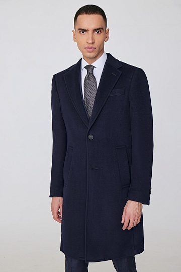 Темно-синее пальто