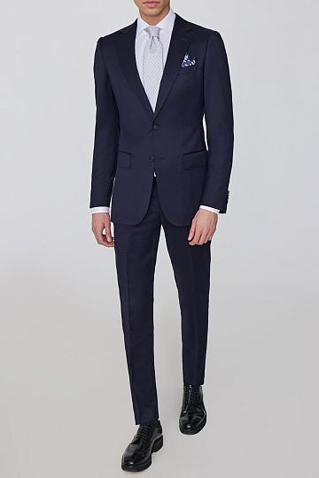 Темно-синий однотонный костюм