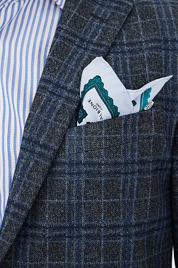 Серый пиджак в клетку