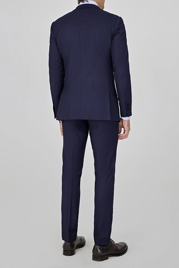 Чернильный костюм в клетку