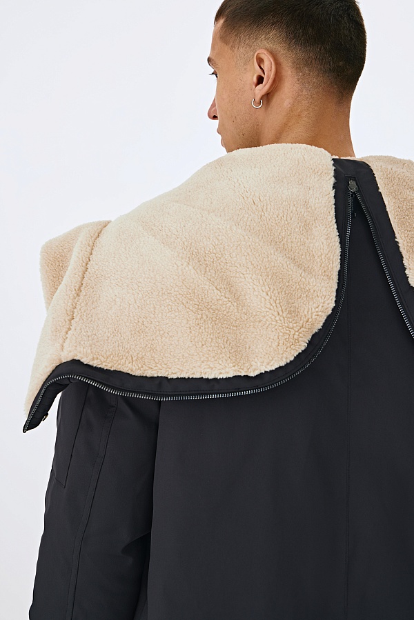 Графитовая пуховая парка с мехом