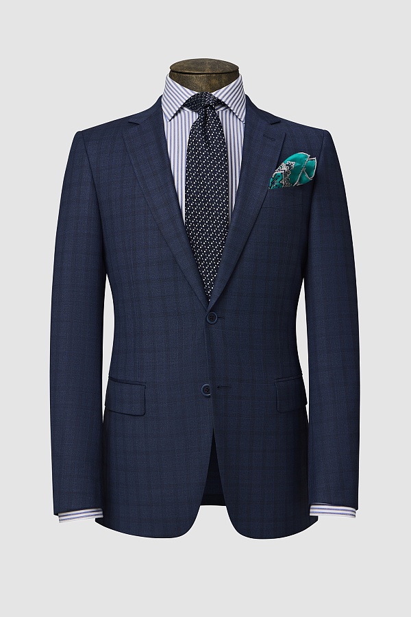 Серо-синий костюм в широкую клетку