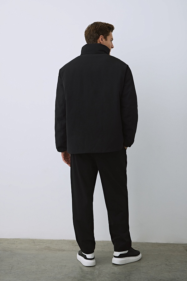 Куртка черного цвета