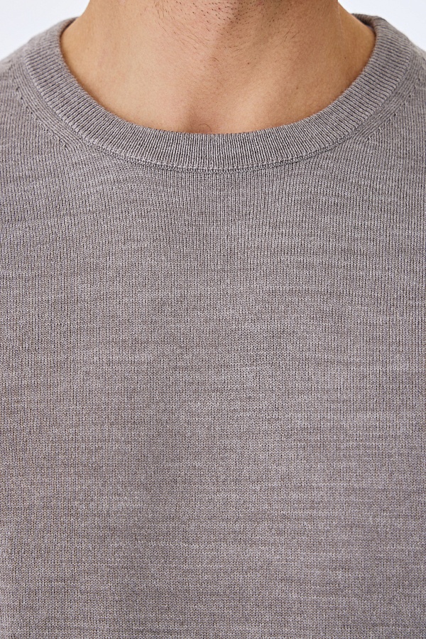 Серый джемпер с эффектом меланж