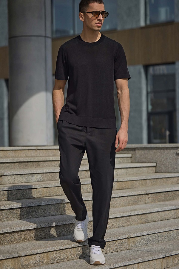 Кроссовки белого цвета