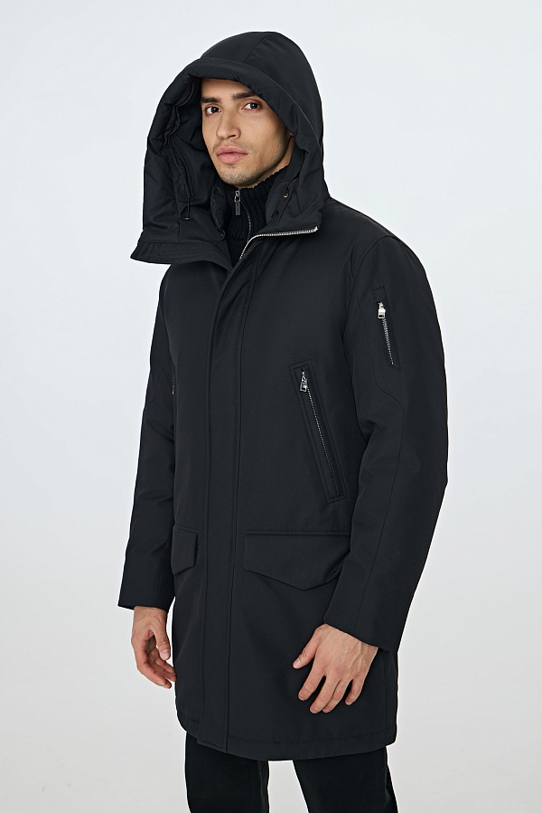 Черная пуховая куртка с капюшоном