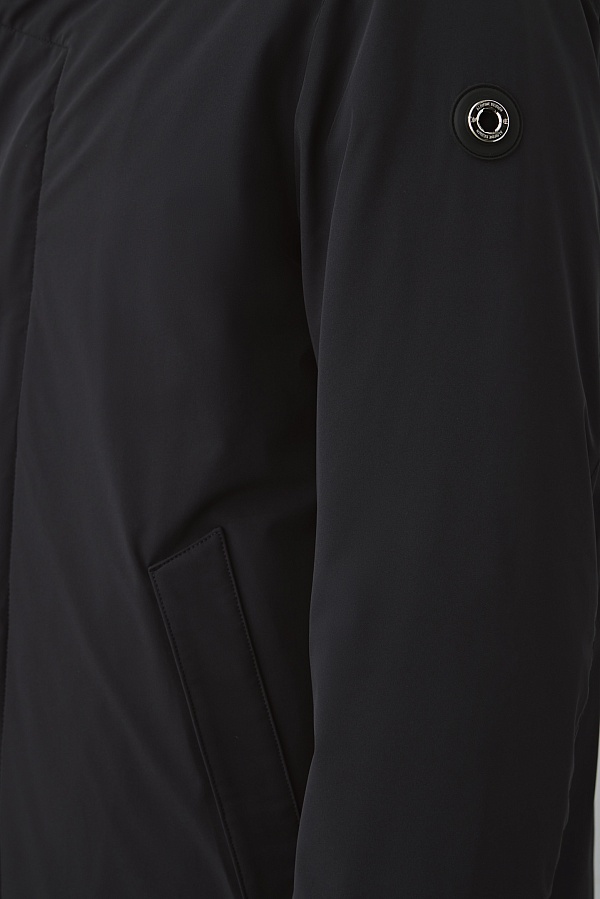 Куртка темно-синего цвета