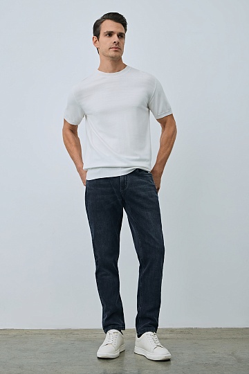 Джинсы темно-серого цвета с потертостями