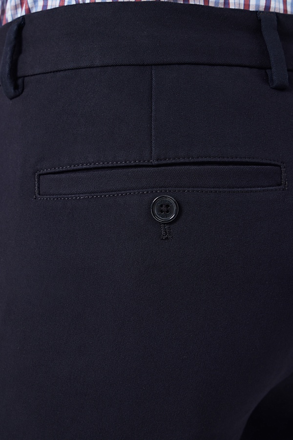 Темно-синие брюки