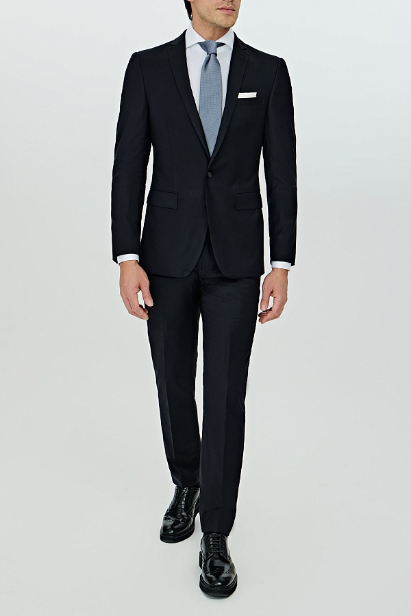 Черный смокинг со съемными лацканами