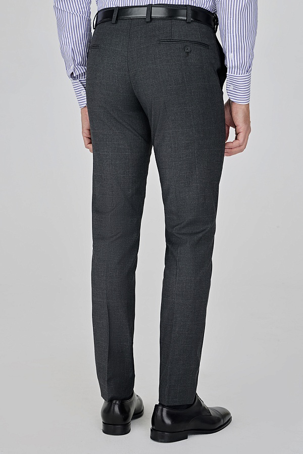 Серые брюки в клетку