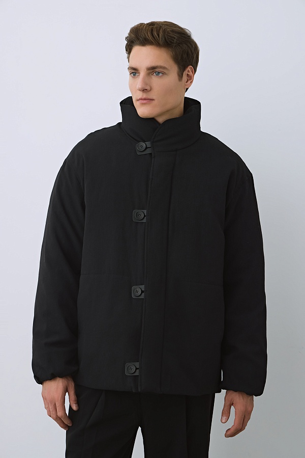 Куртка черного цвета