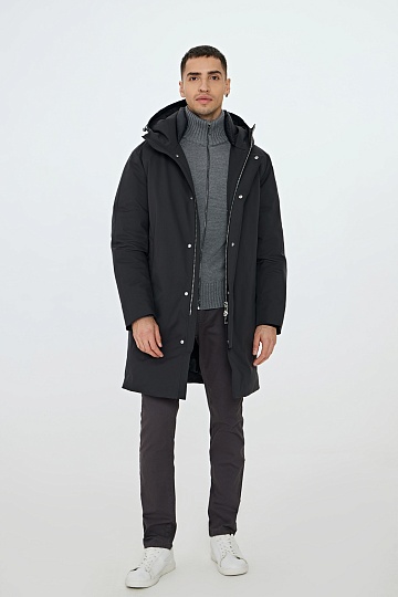 Черная пуховая куртка с капюшоном