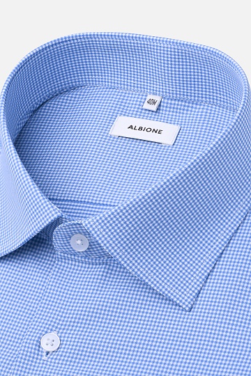 Голубая рубашка в мелкую клетку