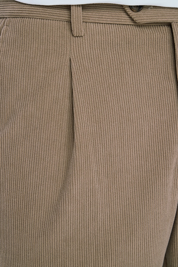 Бежевые вельветовые брюки