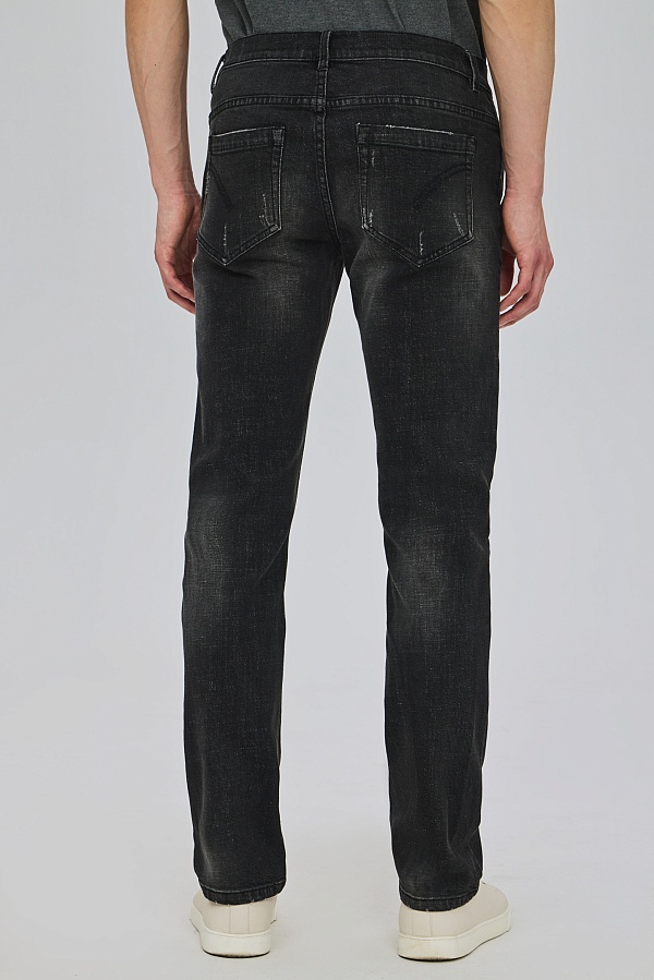 Черные джинсы с потертостями