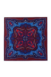 Бордовый платок с синим орнаментом