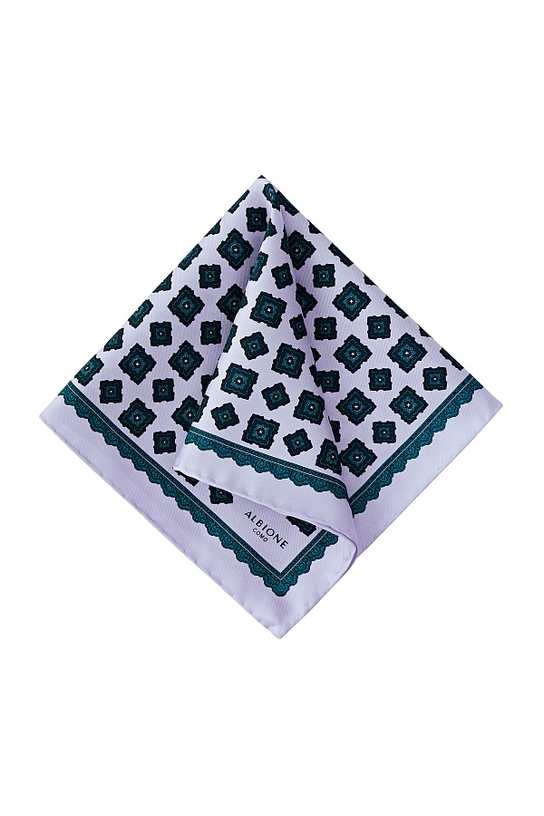 Бледно-голубой платок с бирюзовым орнаментом