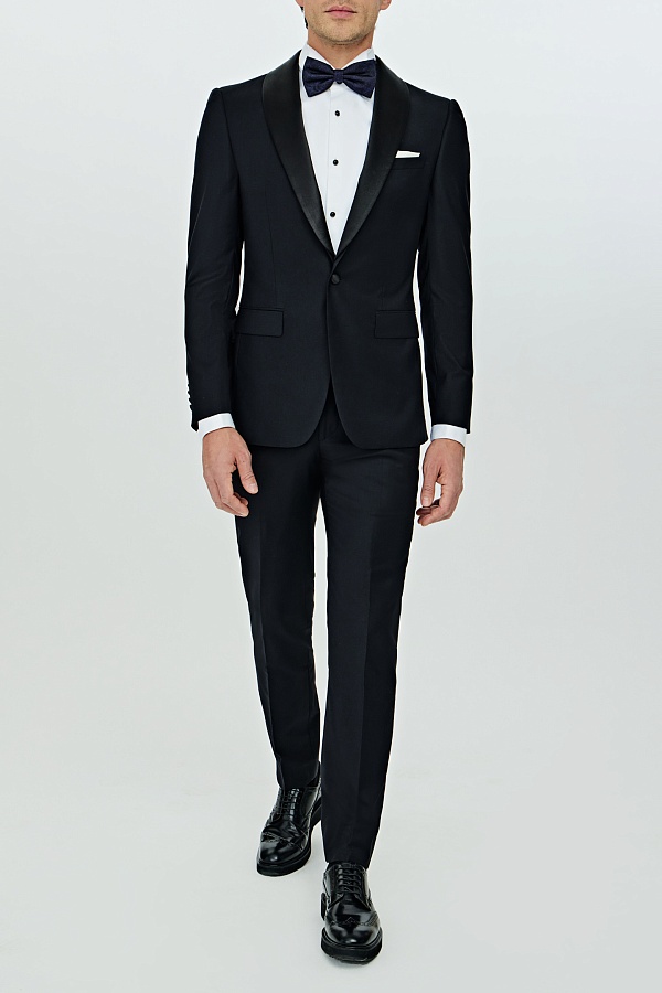 Черный смокинг со съемными лацканами