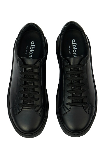 Черные кожаные сникеры