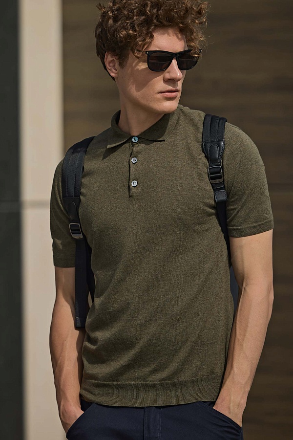 Кожаный рюкзак черного цвета