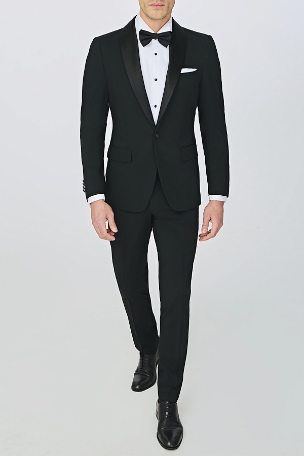 Черный костюм-смокинг со съемными лацканами