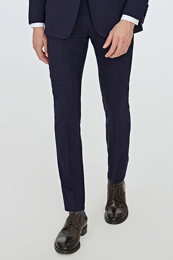 Брюки в темно-фиолетовую клетку