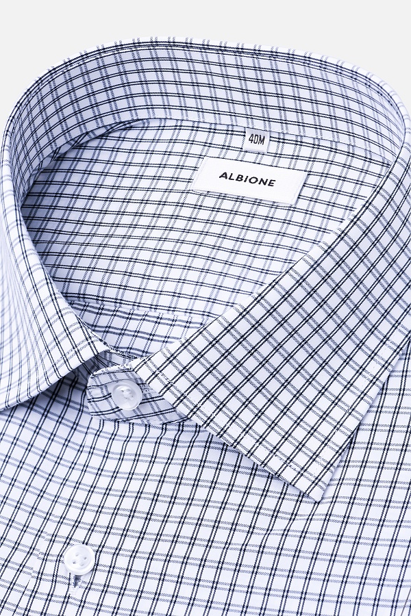 Белая рубашка в серую клетку